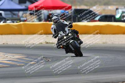 media/Apr-10-2022-SoCal Trackdays (Sun) [[f104b12566]]/Turn 2 (1135am)/